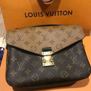 Louis Vuitton purse